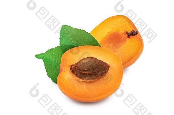 杏水果一半孤立的白色背景宏