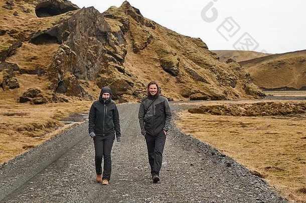 在冰岛徒步旅行