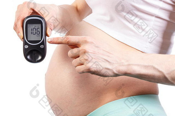 孕妇显示血糖仪，显示血糖水平测量结果、怀孕期间<strong>糖尿病的</strong>概念、预期新生儿