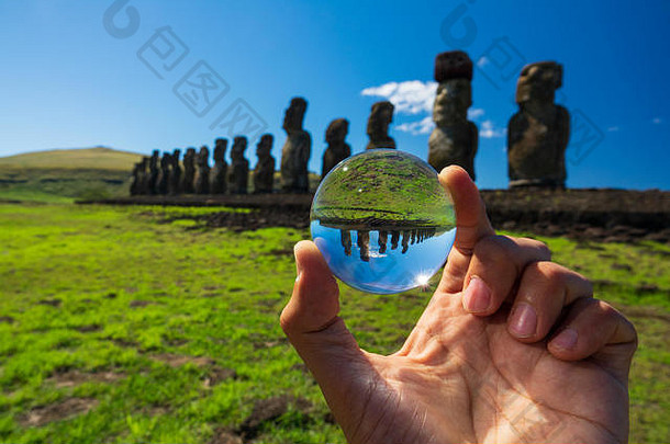 Ahu Tongariki moai平台通过水晶球