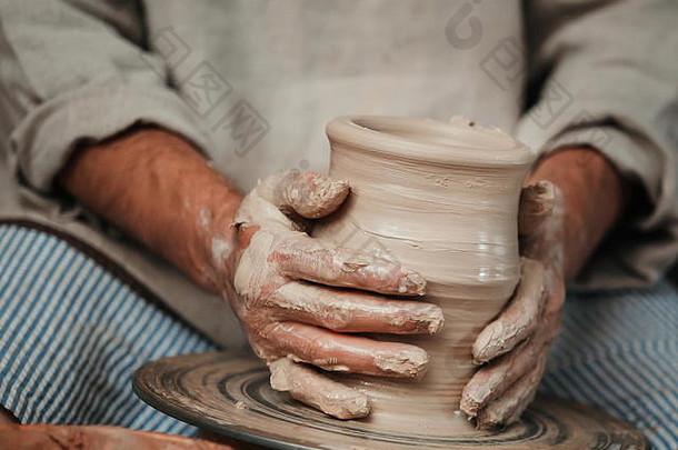 粘土制品的手工生产