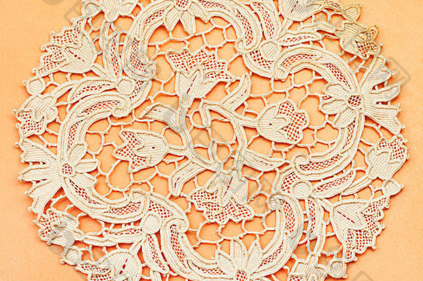 复古针织工艺-用针绣荷兰花边制成的placemat