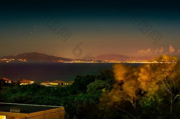 伯罗奔尼撒半岛海山夜景