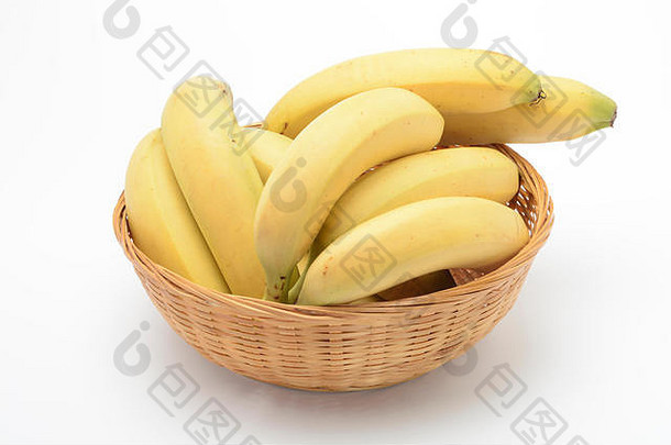 香蕉柳条篮子白色背景