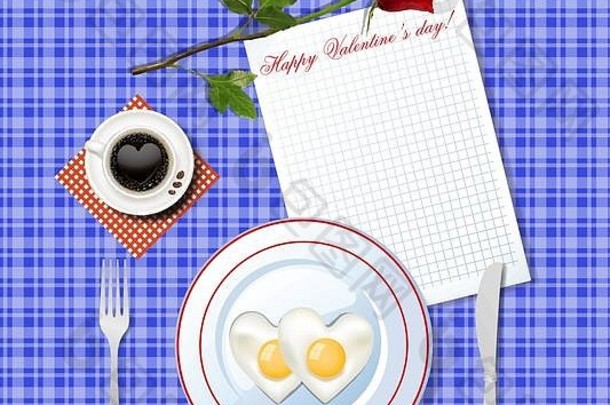<strong>情人节</strong>一天早餐心形状的crambled鸡蛋白色板杯咖啡心蓝色的网纹桌布背景红色的凯皮