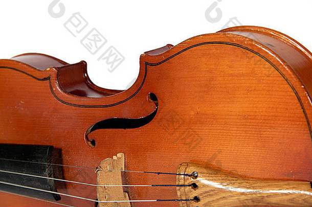 白色背景上的小提琴碎片
