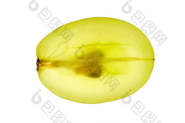 一种绿色的葡萄，葡萄核被切割成白色