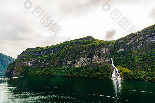 追求者瀑布盖郎厄尔峡湾峡湾挪威相反姐妹瀑布