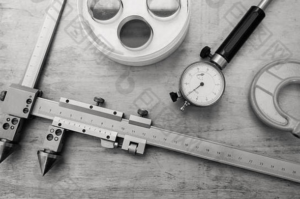 金属测量仪器木表格产品质量控制黑色的白色