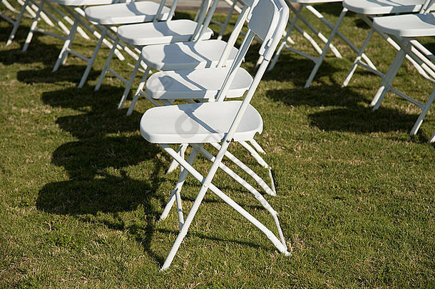 为婚礼准备的椅子-1