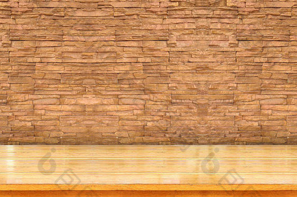 木制桌面，背景为旧红砖，用于产品展示或展示。