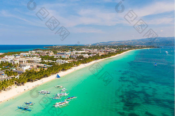 岛长滩岛菲律宾视图白色海滩棕榈树绿松石环礁湖船建筑酒店大岛