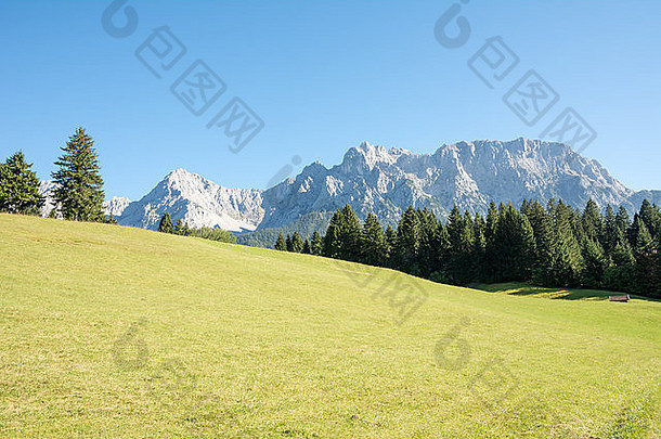 卡文德尔山脉的山地景观（德国巴伐利亚州）