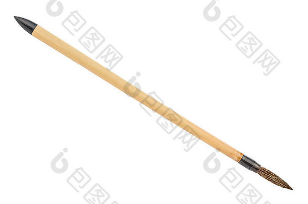 棕色圆形笔尖的竹子画笔，用于sumi-e（Suibokukuga）绘画和书法，在白色背景上隔离
