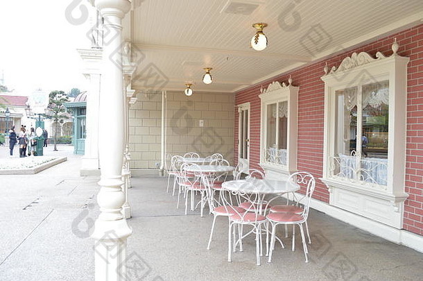 法国巴黎迪斯尼乐园的一家美丽的咖啡馆
