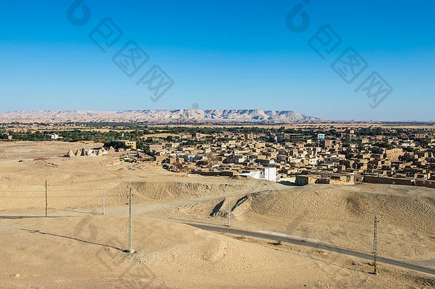 埃及达赫拉沙漠古村落卡斯尔全景图
