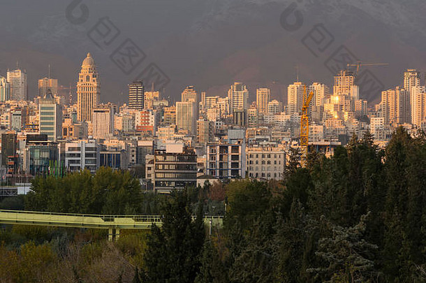 德黑兰省iran-november德黑兰北部部分天际线现代建筑建筑