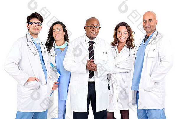 一群被隔离在白人背景下的医生