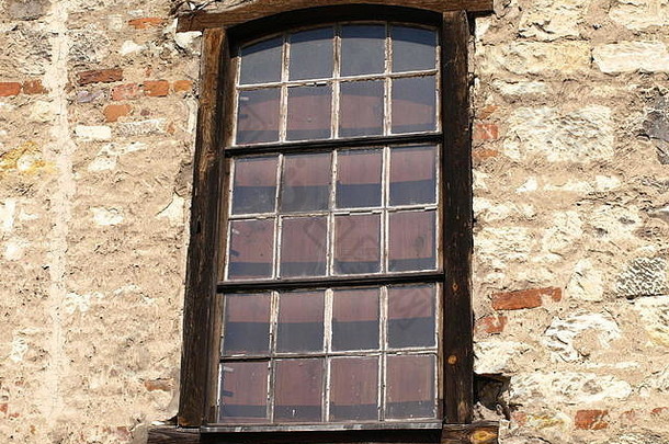 旧建筑的窗户