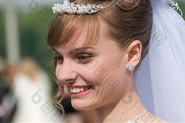新娘快乐结婚典礼年轻美丽的白种人