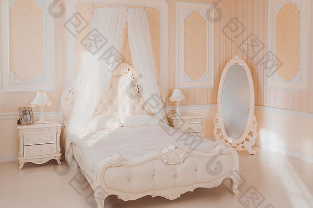 白色室内奢侈品卧室