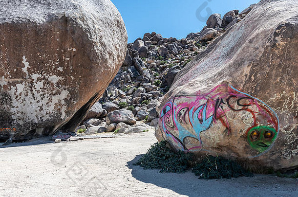 岩石场巨大的岩石收集的地方不明飞行物信徒兰德斯南部加州