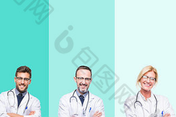 一组戴听诊器的医生的拼贴画，背景是五颜六色的孤立背景，幸福的脸交叉着双臂看着相机微笑。Po