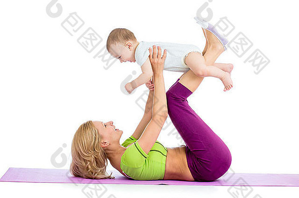 妈妈。婴儿体操健身练习