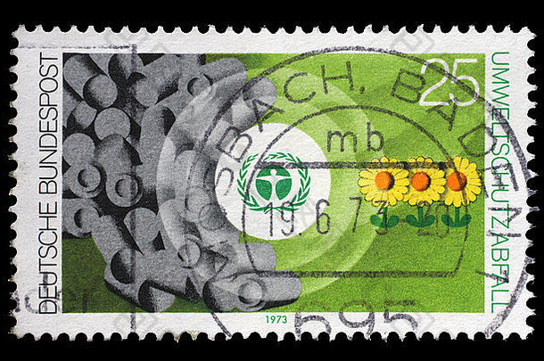 在德国印刷的邮票显示了大约1973年的环境标志和废物、自然和环境保护
