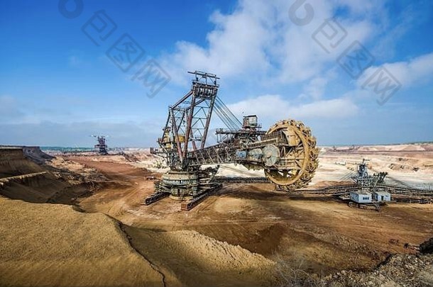 最大的挖掘机世界<strong>工作制</strong>袋机乌克兰大我的开发矿物资源挖掘机挖掘冶金乌克兰