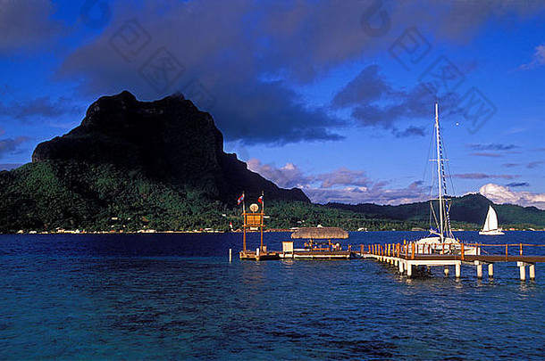 博拉博拉环礁湖度假村和法属波利尼西亚奥特曼努酒店