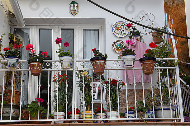 西班牙米哈斯西班牙村庄阳台上的花盆