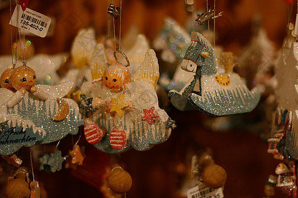 圣诞节树饰品显示出售圣诞节市场莱比锡德国