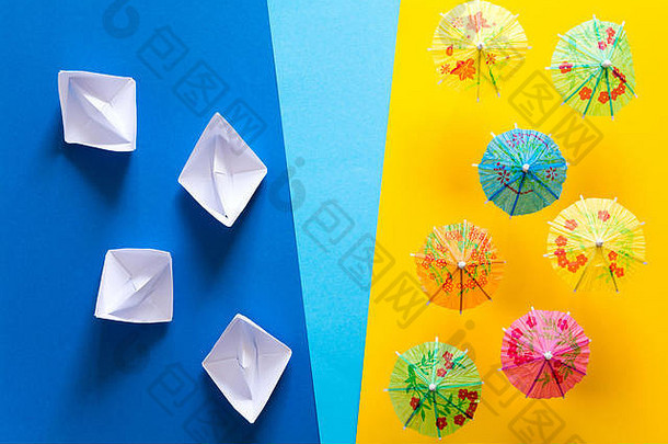 开销视图海滩雨伞海船海旅行夏天假期最小的概念纸折纸作文平躺前生活