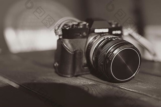 数字相机站表格阳光明媚的一天咖啡馆黑色的白色照片乌贼照片