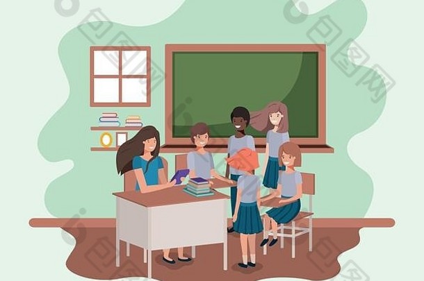 女教师在教室里和学生们在一起