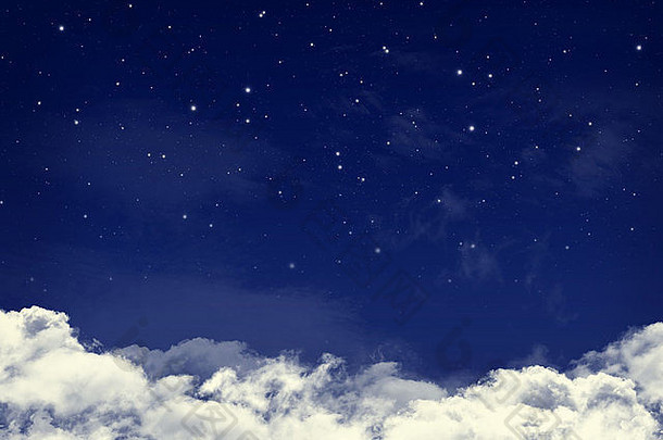 夜空背景中的云和星星