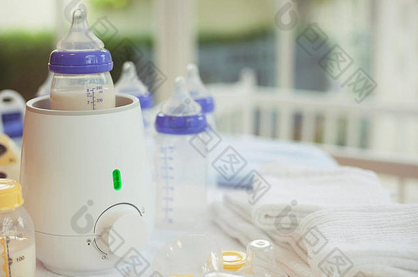 微型电动吸奶器、婴儿奶瓶、母乳袋