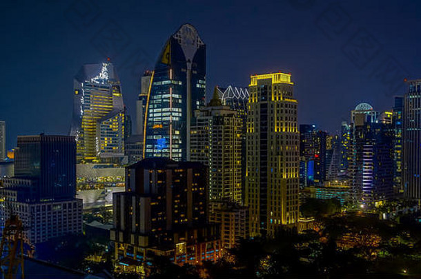 曼谷城市夜生活和建筑物的美丽全景
