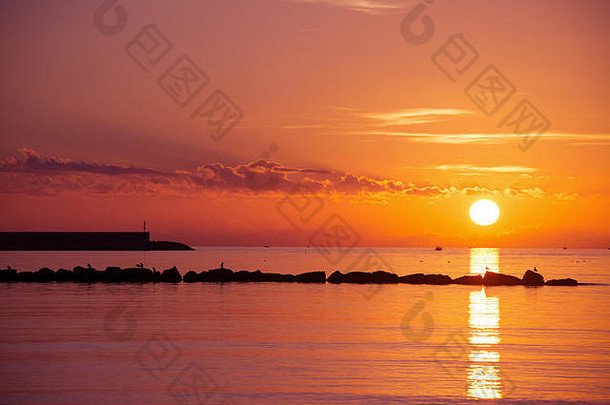 撒丁岛阿尔盖罗多彩的日落