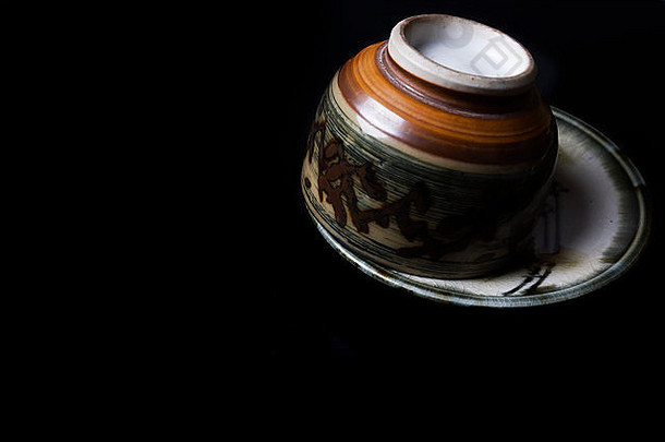 传统的日本茶杯碟