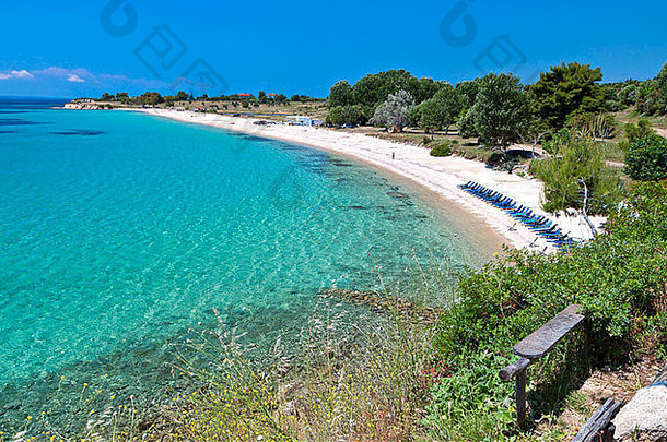 风景优美的海滩贴水Ioannis哈尔基季基上希腊
