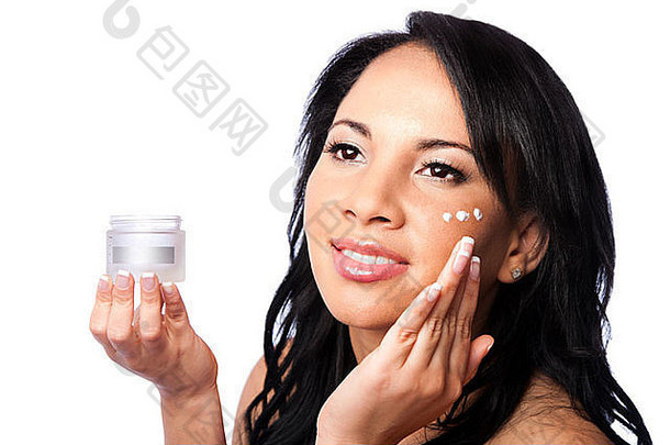 面部皮肤美容治疗，美容面部，护肤保湿去角质霜应用，隔离。