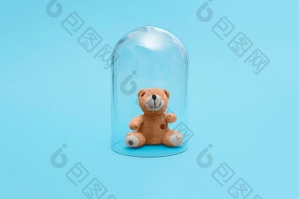 孩子们孩子塞可爱的玩具熊检疫玻璃钟形圆顶蓝色的背景复制空间房间文本