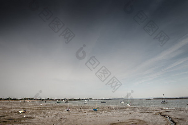 海景图片，眺望马尔登的淤泥和船只