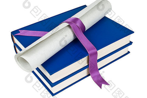 文凭紫罗兰色的丝带蓝色的书孤立的白色