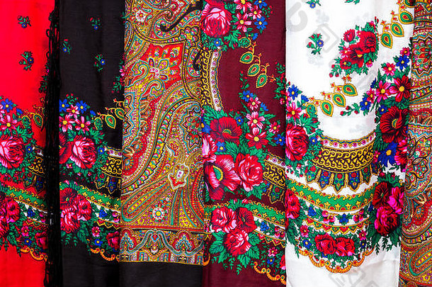 色彩斑斓的传统的围巾罗马尼亚