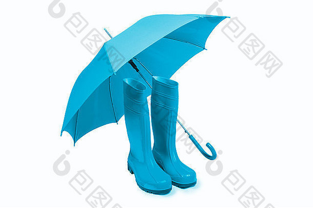 蓝色橡胶靴和雨伞