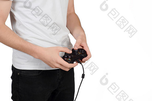 玩电子游戏的年轻人的画像。孤立的白色背景。
