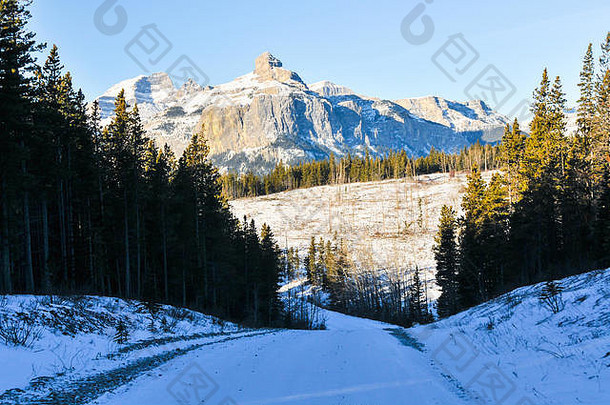 路雪加拿大山冬天季节